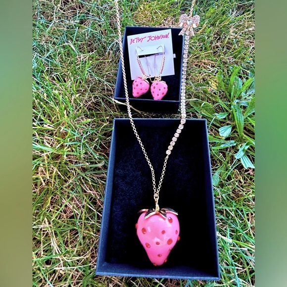 BETSEY JOHNSON Pink Strawberry Necklace & Earring Set Enamel & Red Crystals NWT - Picture 2 of 12